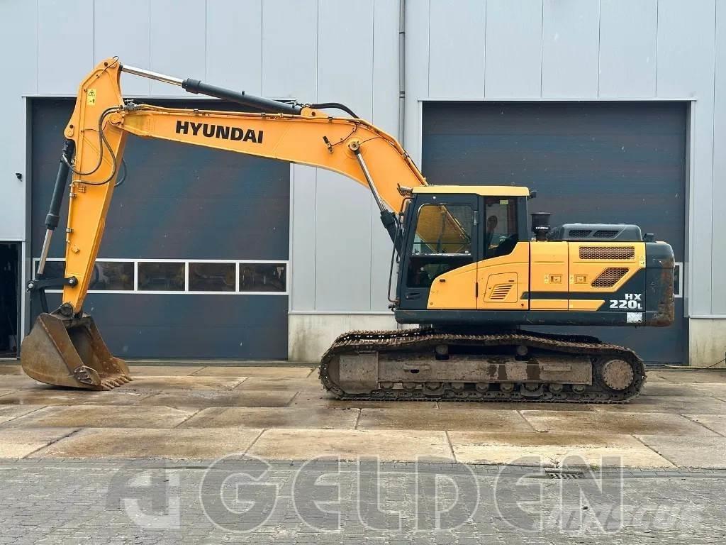 Hyundai HX220L Roomikekskavaatorid