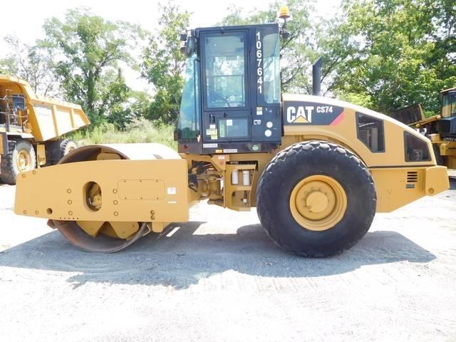 CAT CS 74 Ühe trumliga rullid