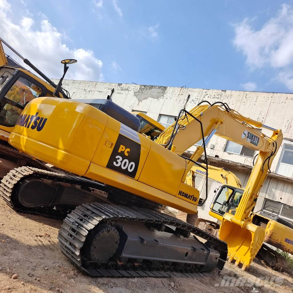 Komatsu PC 300-7 Roomikekskavaatorid