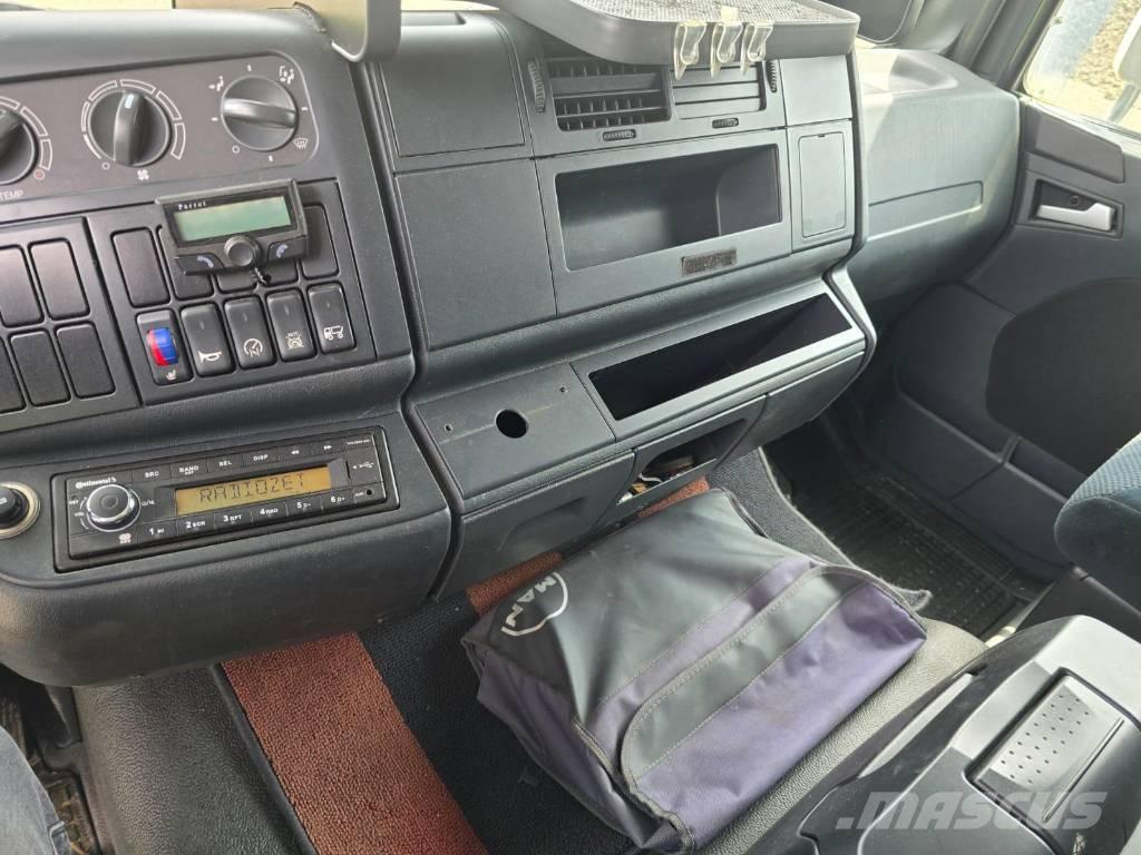 MAN 13.250 / 4x4 Furgoonautod