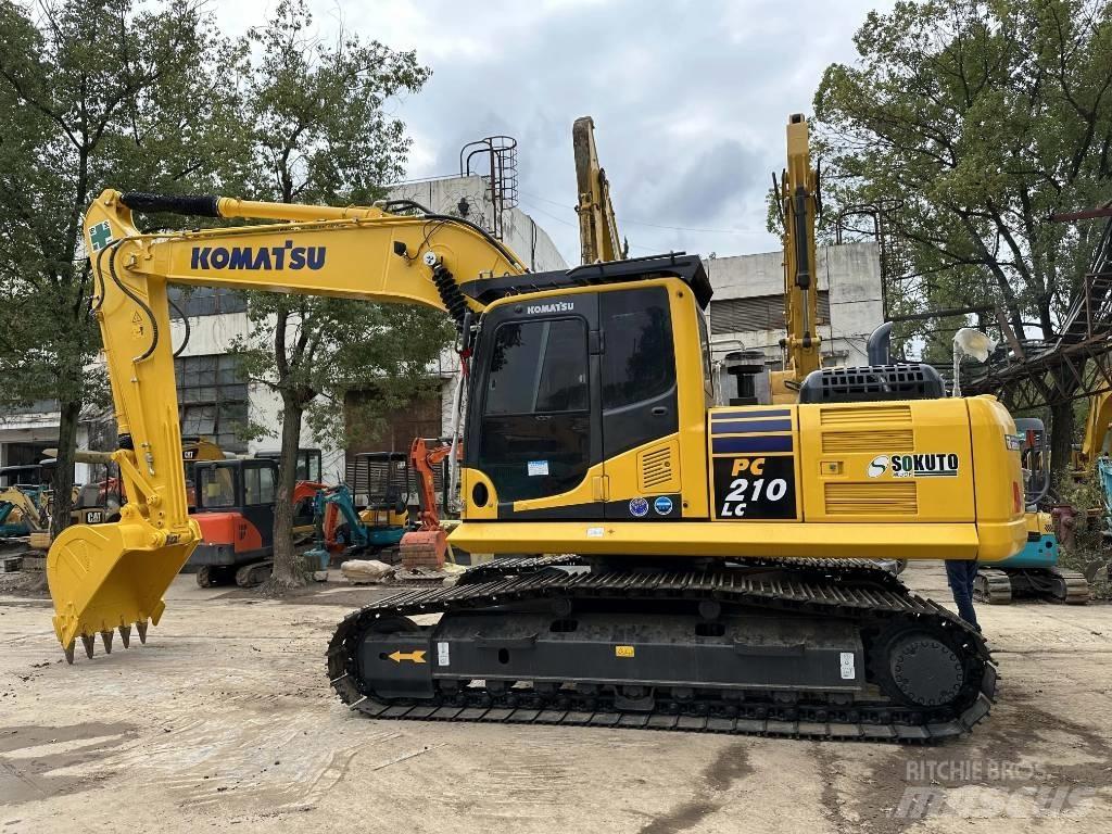 Komatsu PC 210-8 Roomikekskavaatorid