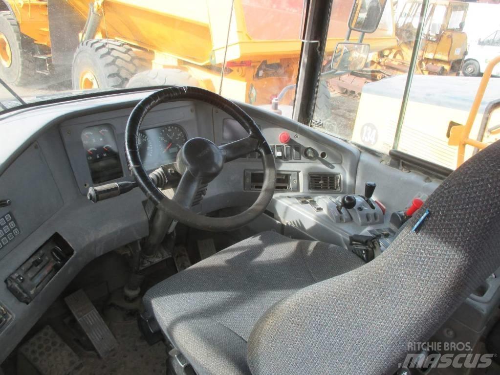 Volvo A 30 D Liigendraamiga pinnaseveokid