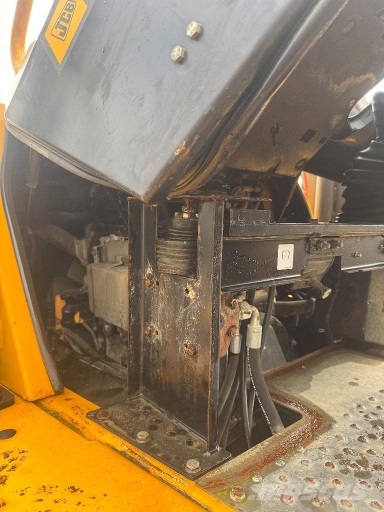 JCB 6 T-1 Väikekallurid