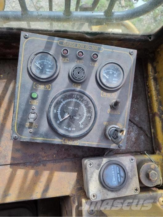 CAT 973 Rataslaadurid