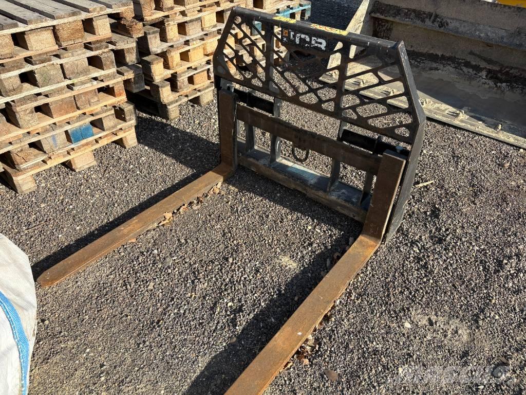 JCB 250 T4 Väikelaadurid