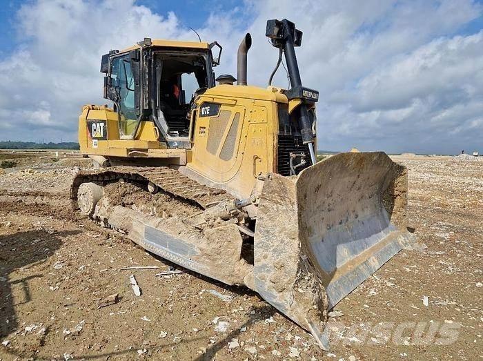 CAT D7E Buldooserid
