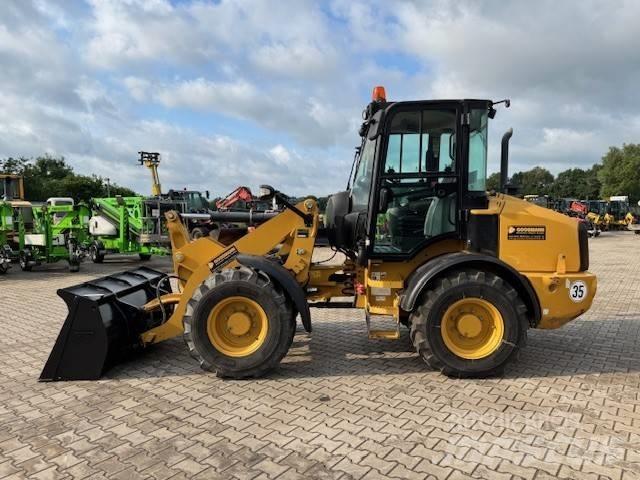 CAT 908 Rataslaadurid