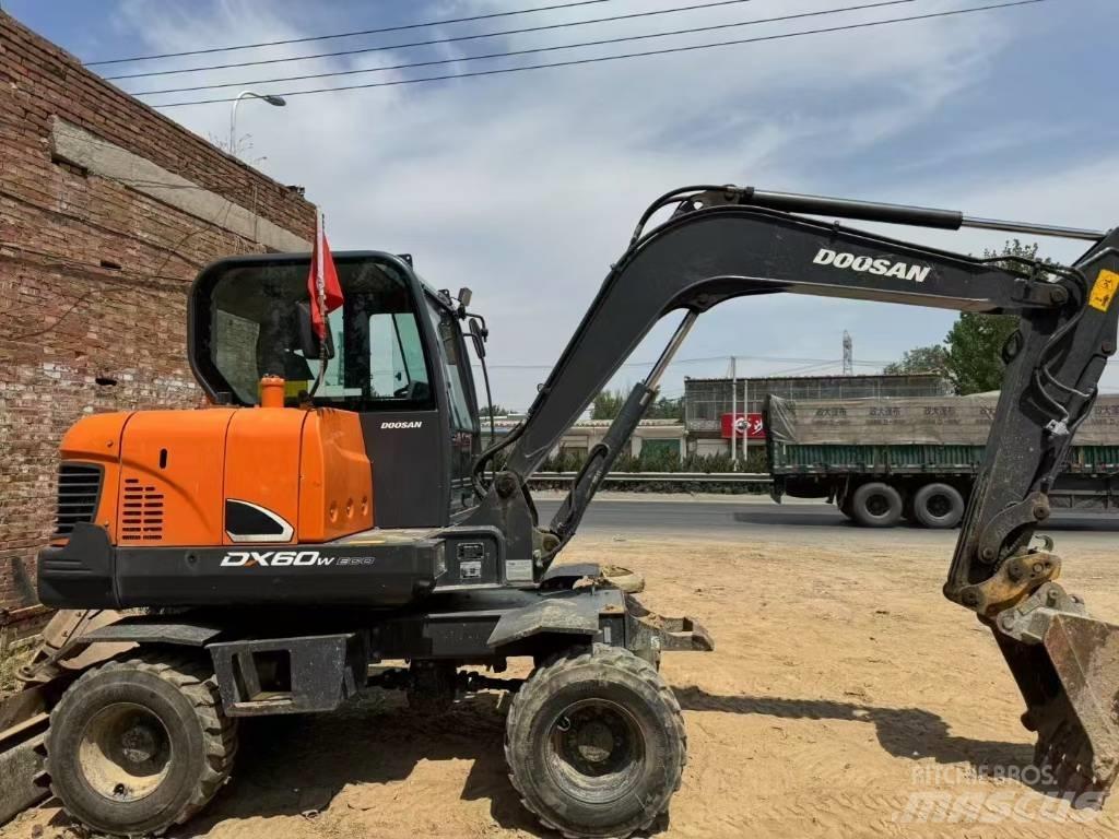 Doosan DX 60 Miniekskavaatorid < 7 t