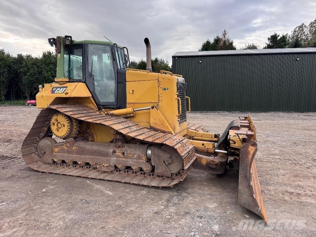 CAT D 6 N LGP Buldooserid
