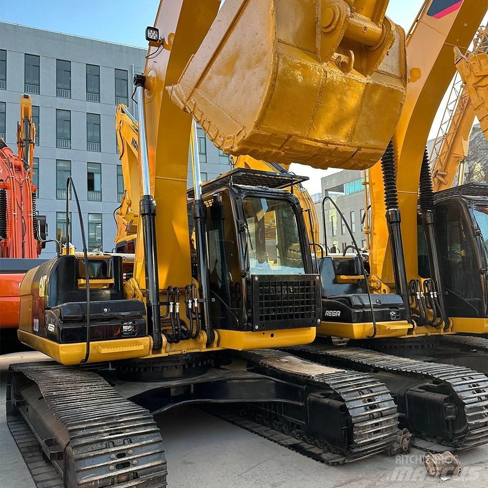 CAT 323 D L Roomikekskavaatorid