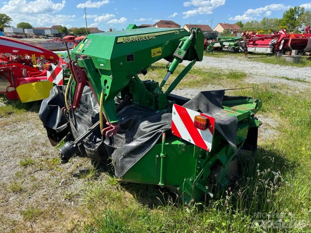 John Deere 131 Esi ja taganiidukid