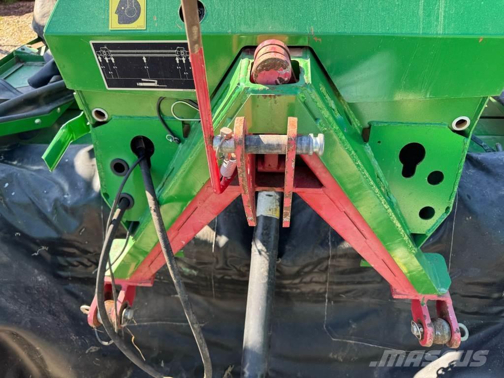 John Deere 131 Esi ja taganiidukid