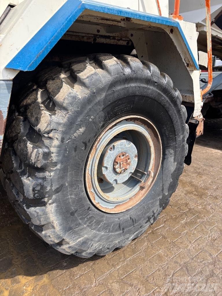 Terex TA 300 Liigendraamiga pinnaseveokid
