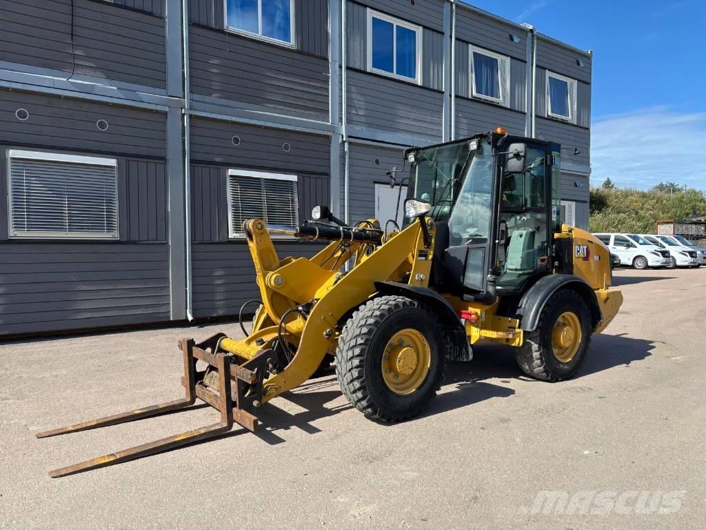 CAT 906 M Rataslaadurid