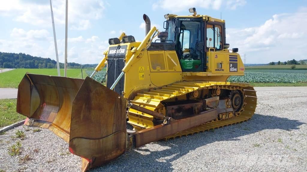 Komatsu D 65 PX-18 Buldooserid