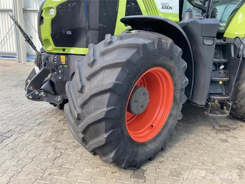 CLAAS Axion 920 Traktorid