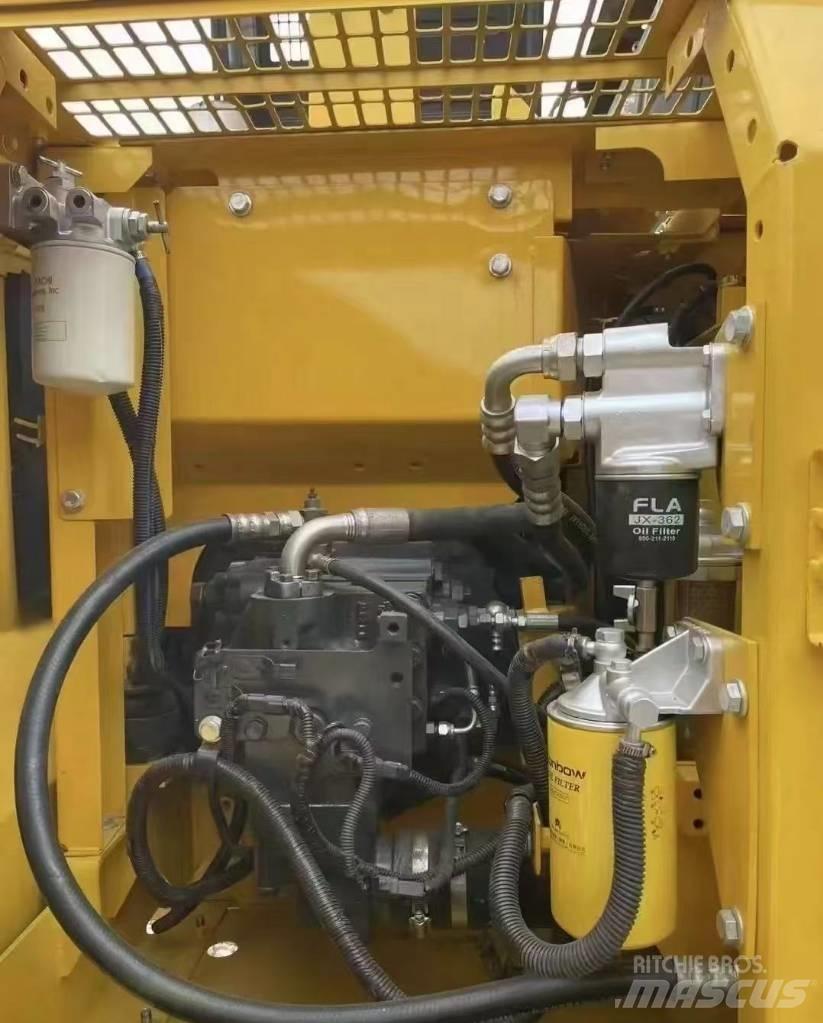 Komatsu PC 130 Roomikekskavaatorid