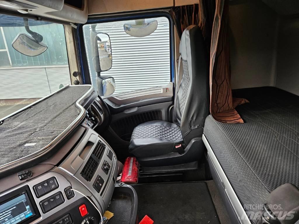 DAF XF 530 Unfall Sadulveokid