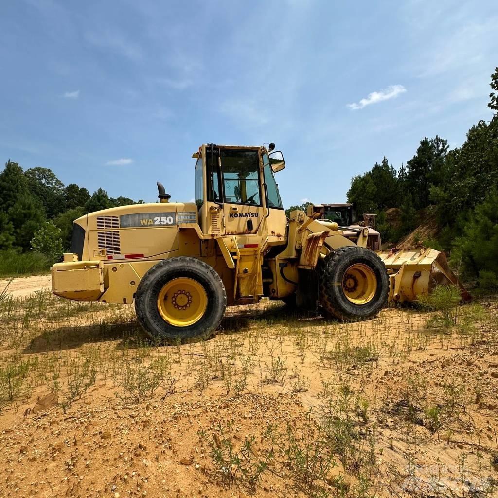 Komatsu WA 250 L-5 Rataslaadurid