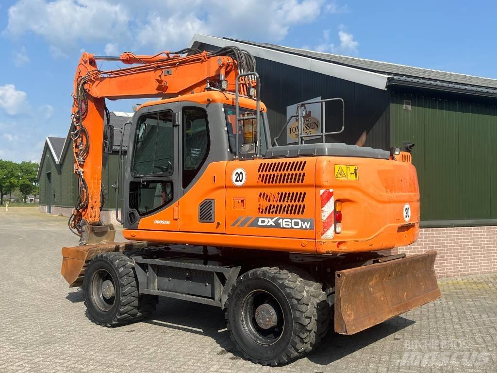 Doosan DX 160 W-3 Ratasekskavaatorid