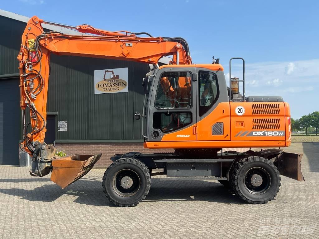 Doosan DX 160 W-3 Ratasekskavaatorid