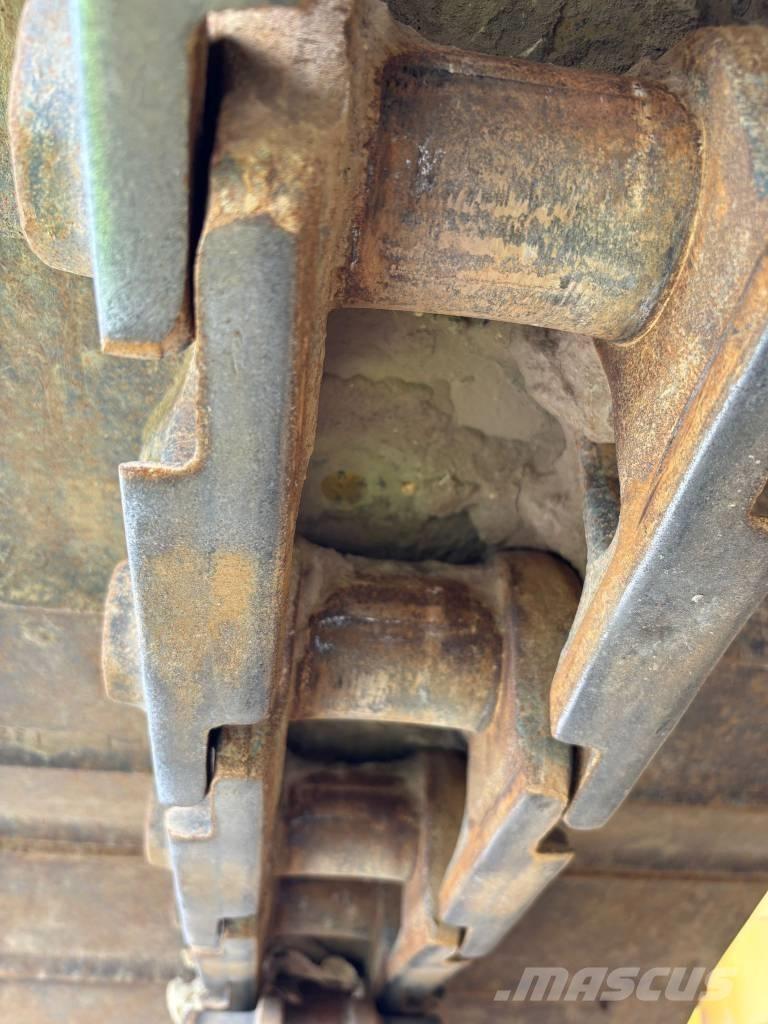 CAT D 6 N LGP Buldooserid