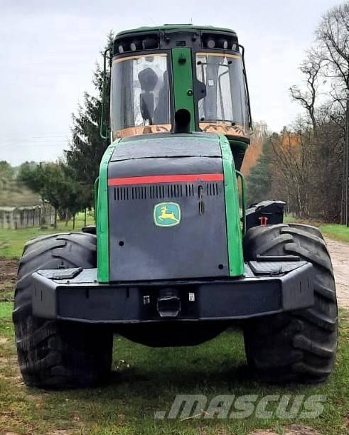 John Deere 1070 E Harvesterid