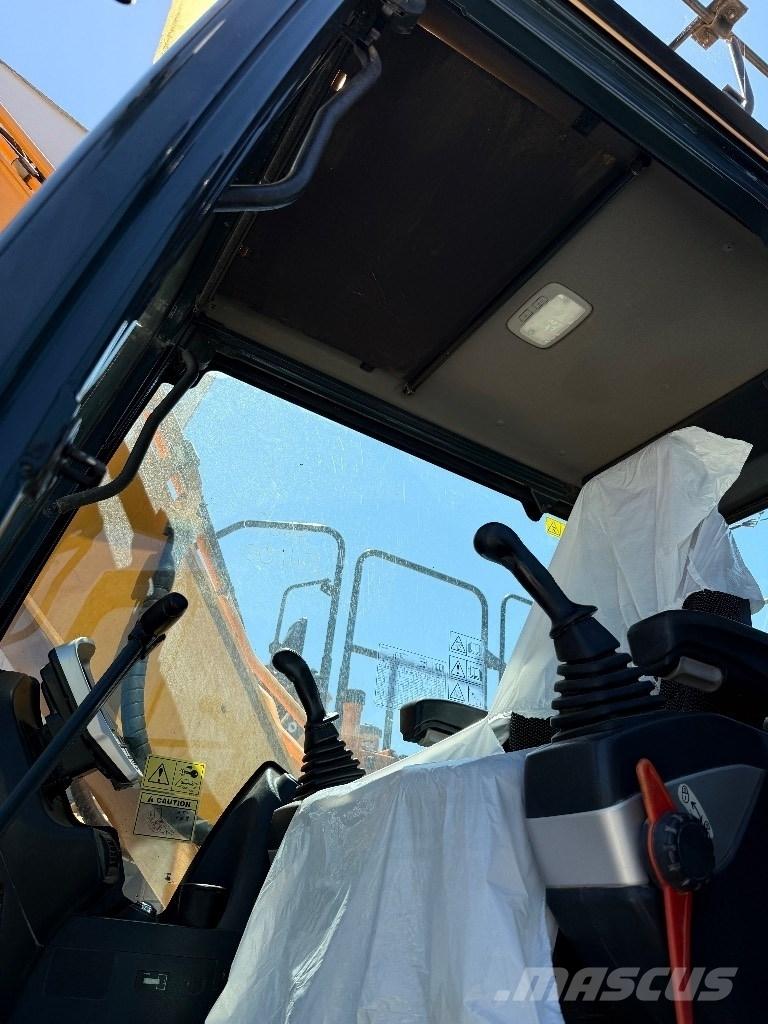 Hyundai HX 160 L Roomikekskavaatorid