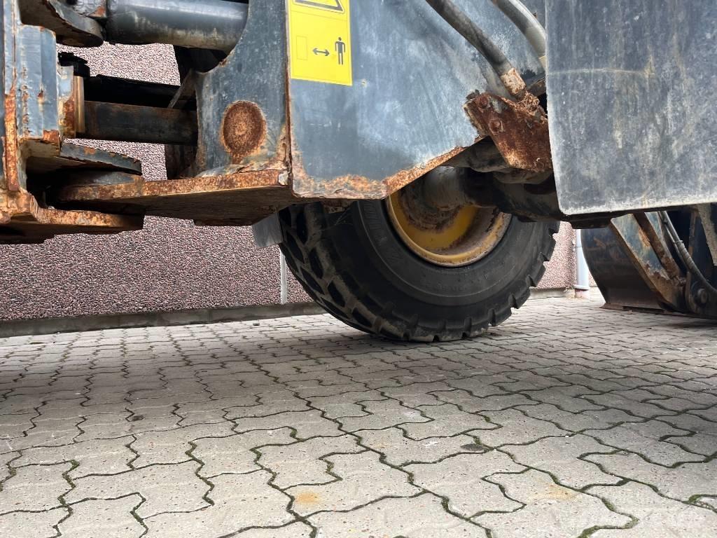 Komatsu WA 250 PZ-5 Rataslaadurid
