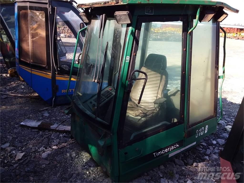 Timberjack 810B Kabiinid