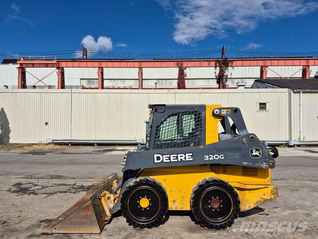John Deere 320 Kompaktlaadurid