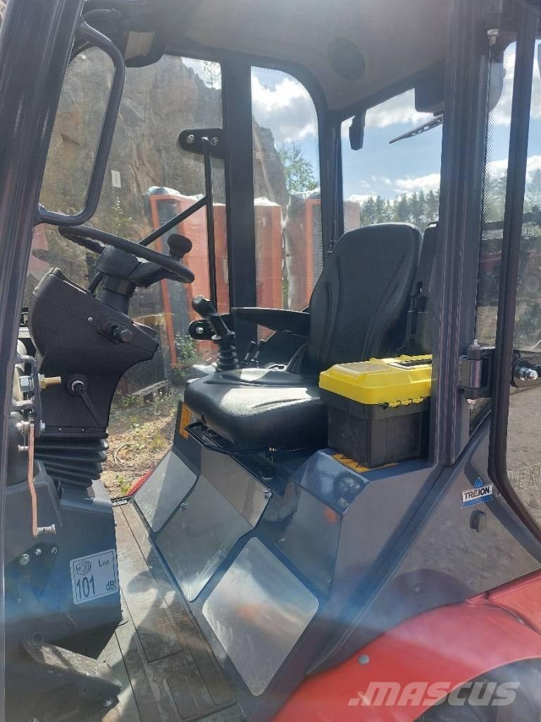 Flexi Trac 1226 cab Traktorid