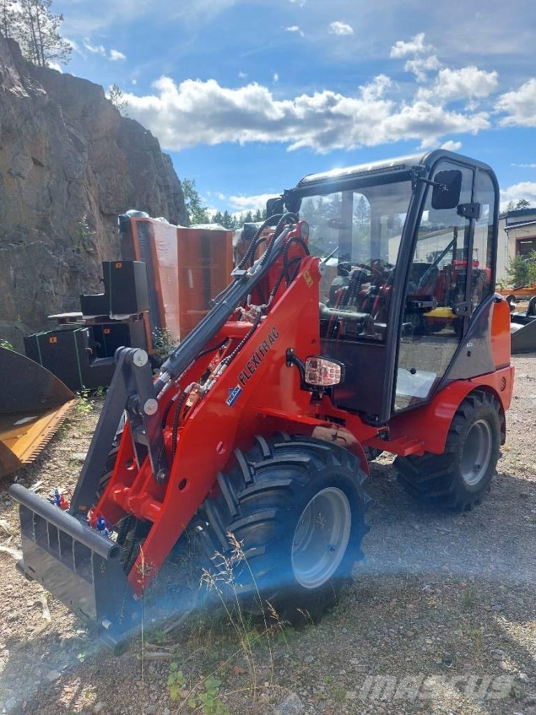 Flexi Trac 1226 cab Traktorid
