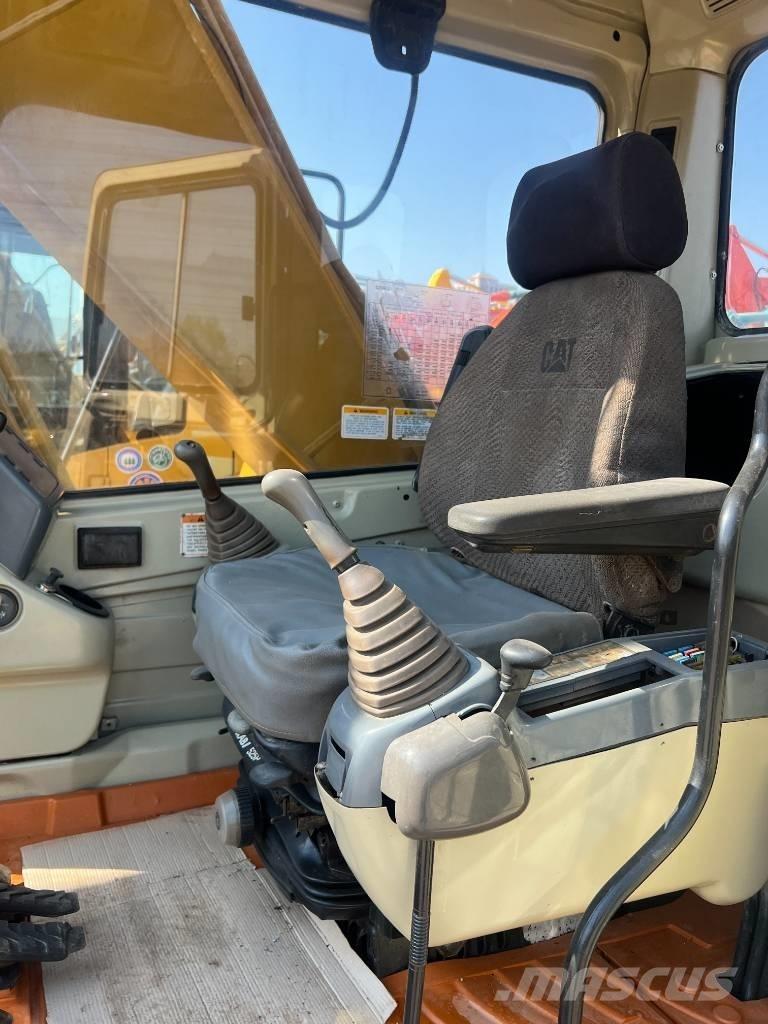 CAT 320 B Roomikekskavaatorid