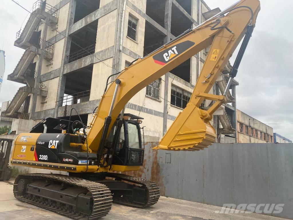 CAT 320 D Roomikekskavaatorid