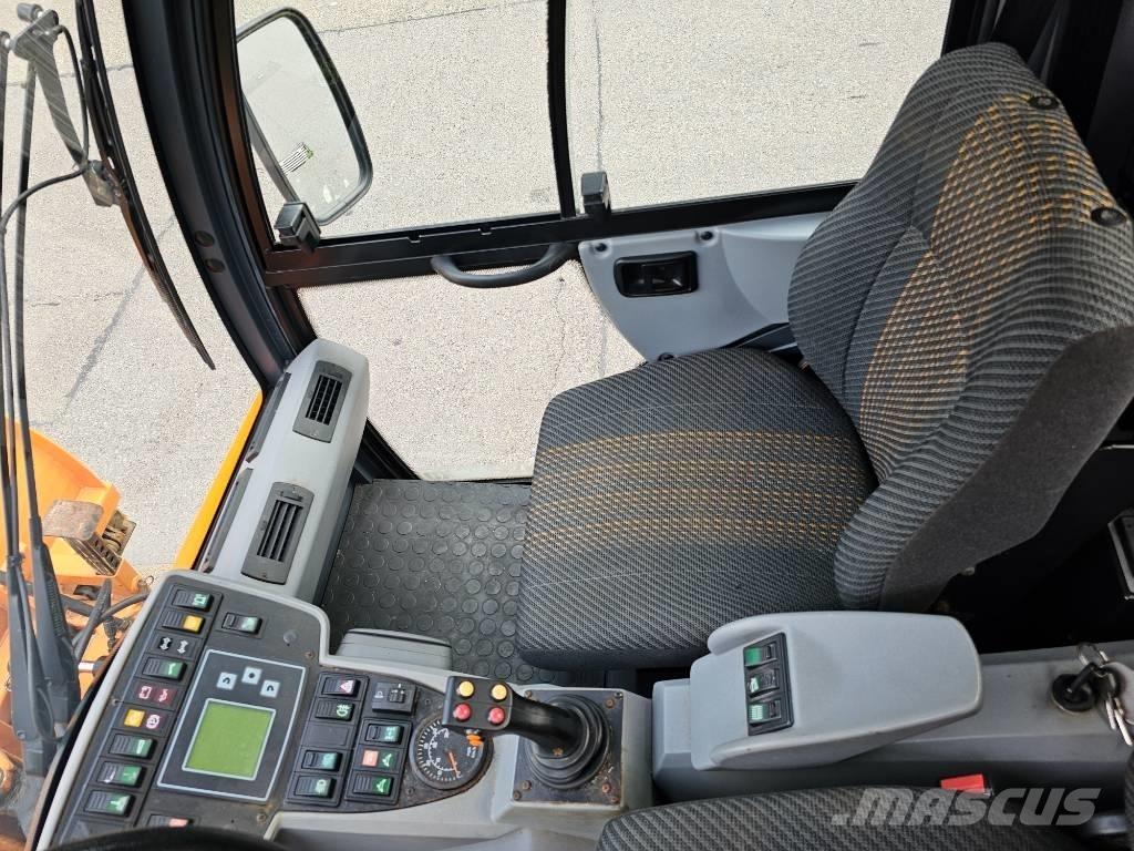 Multicar Tremo X56 Kommunaalteenuste traktorid