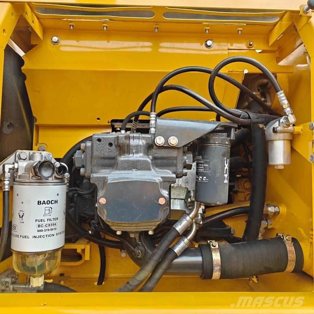 Komatsu 220-8 Roomikekskavaatorid