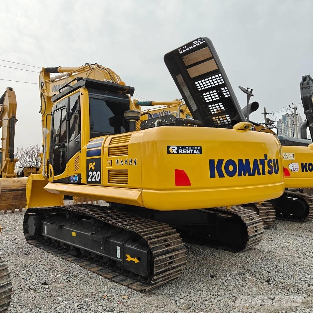 Komatsu 220-8 Roomikekskavaatorid