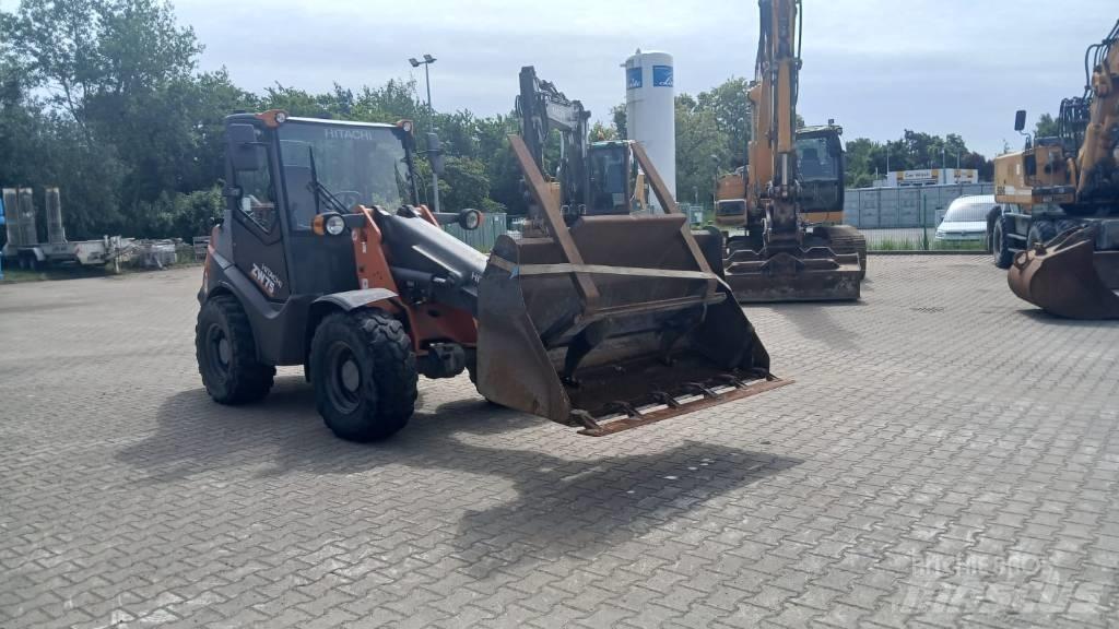Hitachi ZW 75 Rataslaadurid