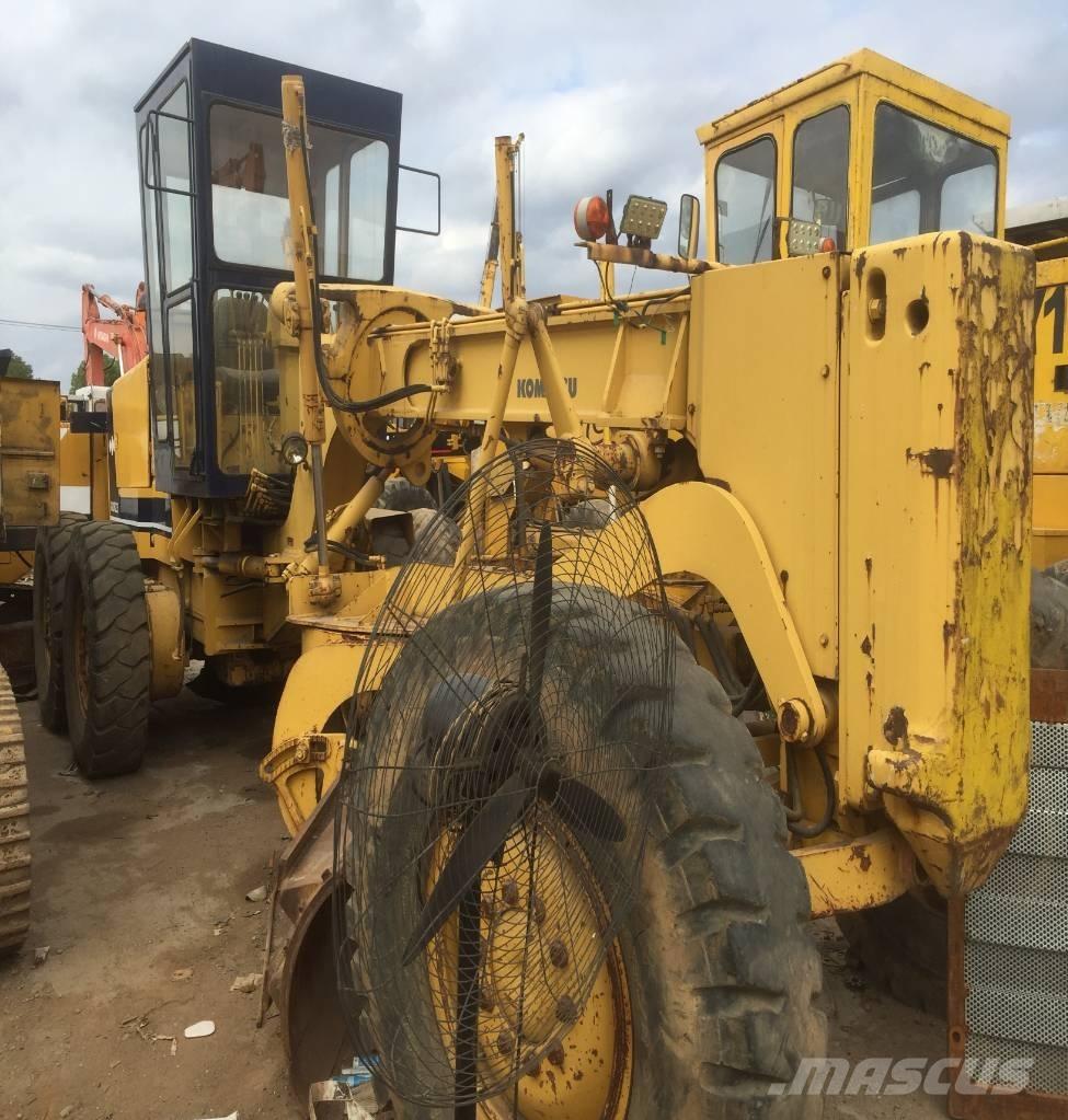 Komatsu GD 623 A Greiderid