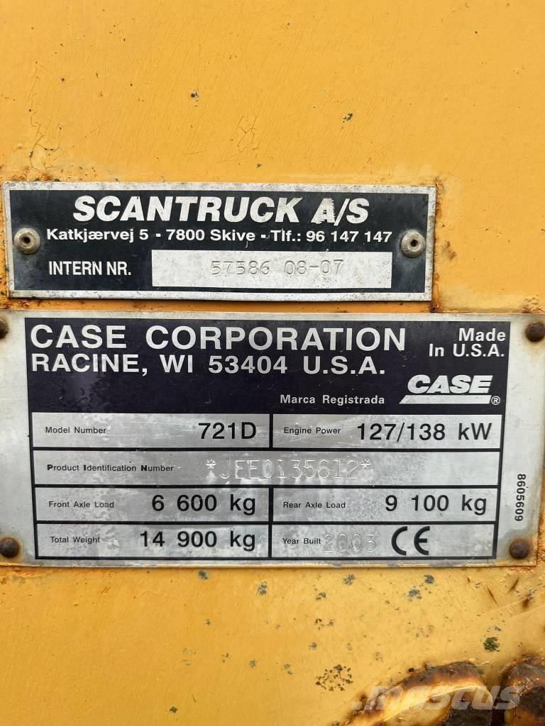 CASE 721 D Rataslaadurid