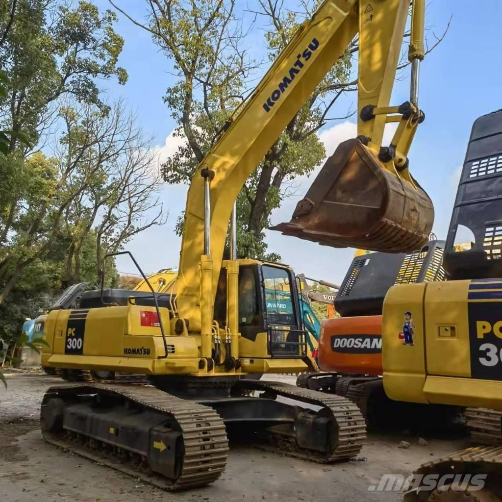 Komatsu PC 300 Roomikekskavaatorid