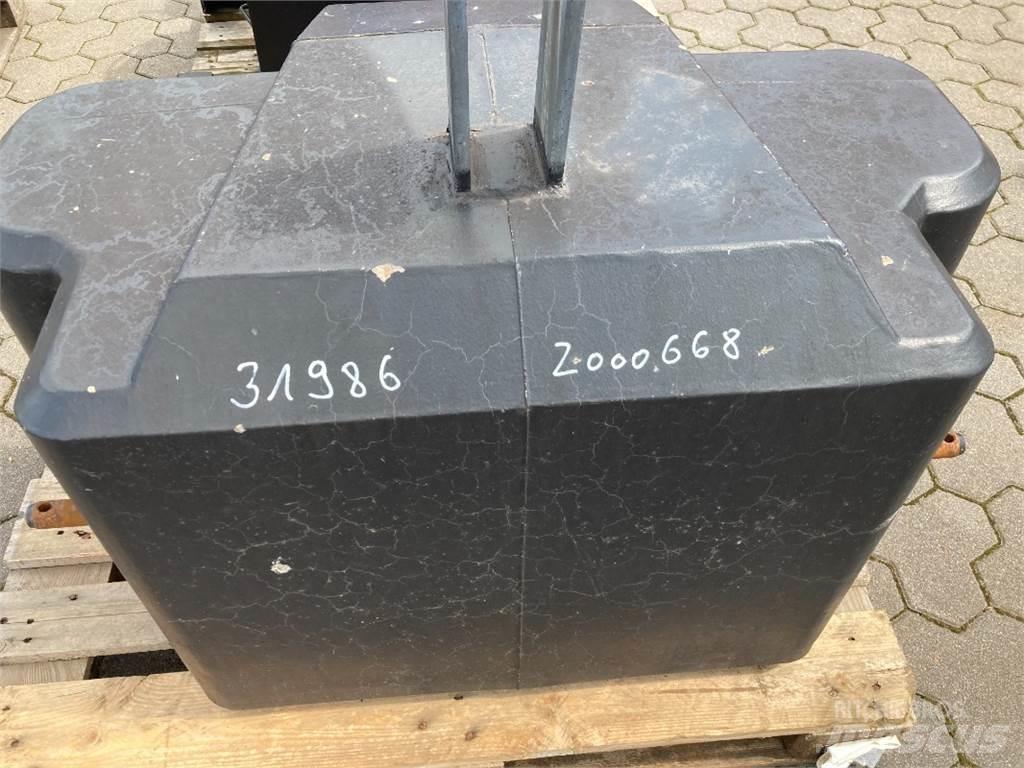  SUER 700 kg Muud traktoritarvikud