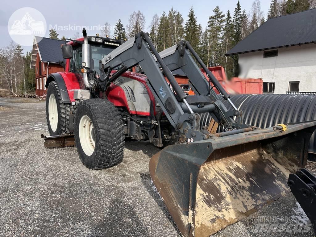 Valtra T 202 Traktorid