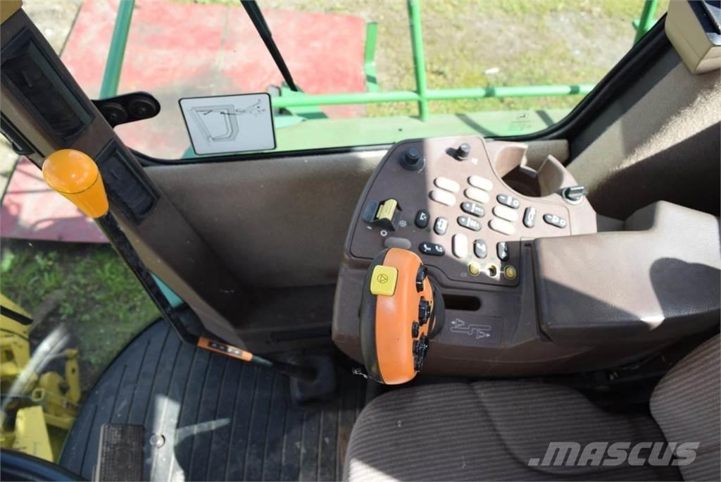 John Deere 7400 Silokombainid