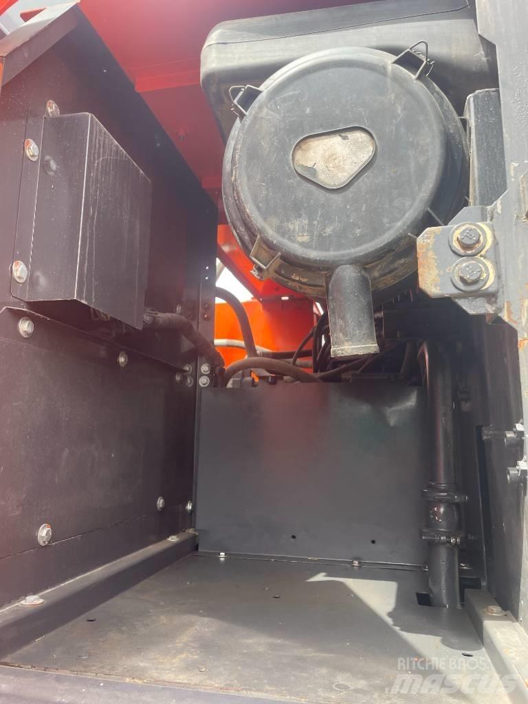 Hitachi ZX 240 Roomikekskavaatorid