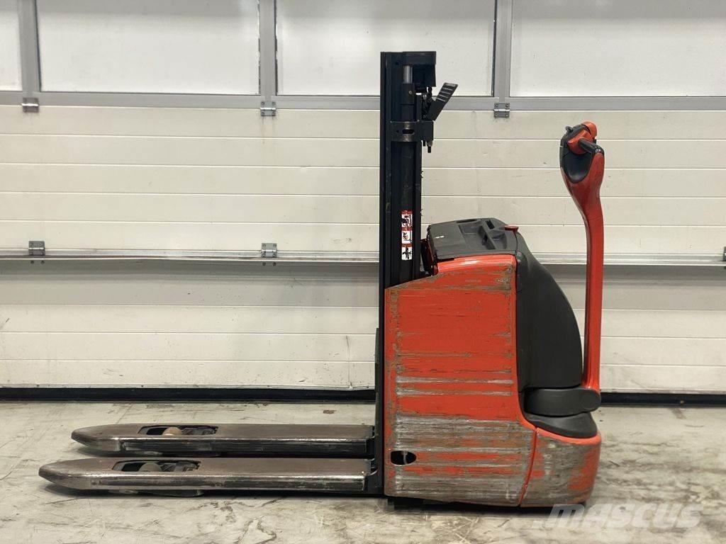 Linde L12 I Järelkäidavad virnastajad