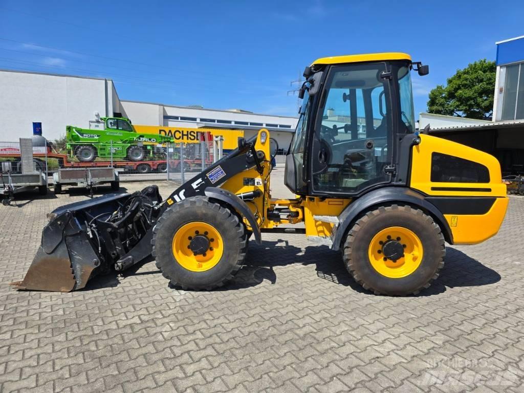 JCB 409SV Rataslaadurid