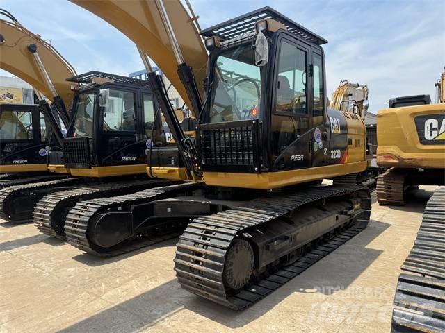 CAT 323 D L Roomikekskavaatorid