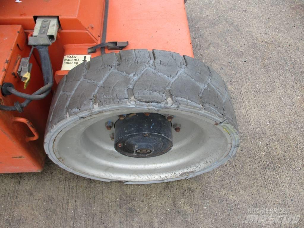 JLG E 300 AJP (718) Kompaktsed poomtõstukid